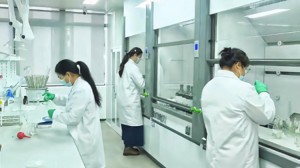 人人配 快落地、快建设、快投产、快达效！产发健康医药产业谷一期交付并投入试产